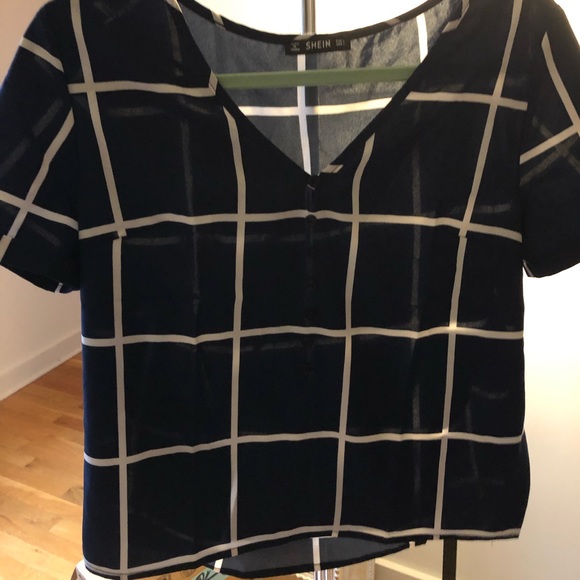 Buttoned V Neck Grid Top - NBW - Picture 4 of 7